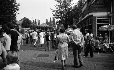 Kermis op de markt, Boxtel jaren 90 (foto: Mies den Otter, collectie BHIC nr. 1914-008170)