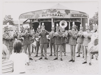 Opening zomerkermis met fanfare