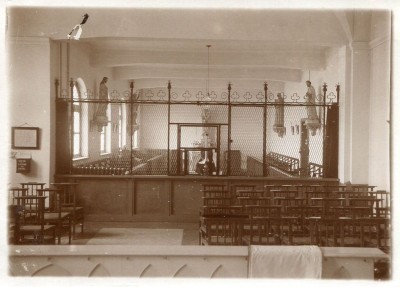Oude kapel, gezien vanuit de buitenkapel, Breda 1927 (foto: Erfgoedcentrum Nederlands Kloosterleven, archief Benedictinessen van het H. Sacrament (AR-Z013), inv.nr 3809)