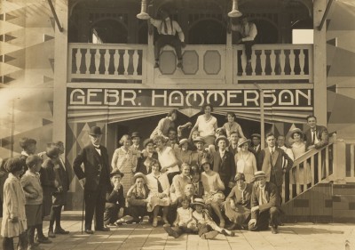 'Wembley Attractie' van de gebroeders Hommerson uit Ginneken, Waalwijk 1929 (foto: maker onbekend, collectie Streekarchief Langstraat Heusden Altena nr. WAA14329)