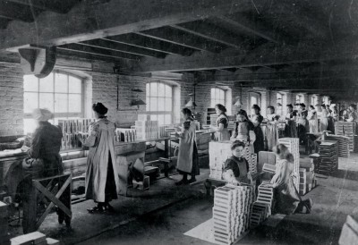 Fabrieksarbeiders van Mignot & Block