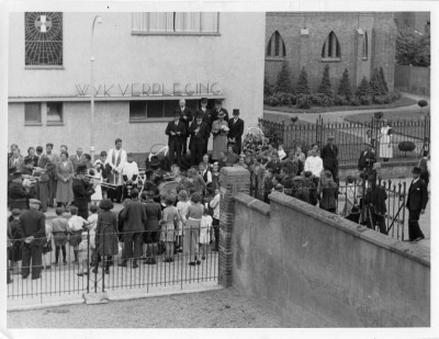 Werkfoto van de opnames van de film Zonnelied in Etten (foto: fotograaf onbekend, collectie Museum voor de Verpleegkunde, Culemborg)