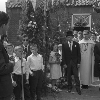 Eerste Heilige mis van Jan Somers, Vorstenbosch 1966 (foto: Fotopersbureau Het Zuiden, collectie BHIC nr. 1656-000048)